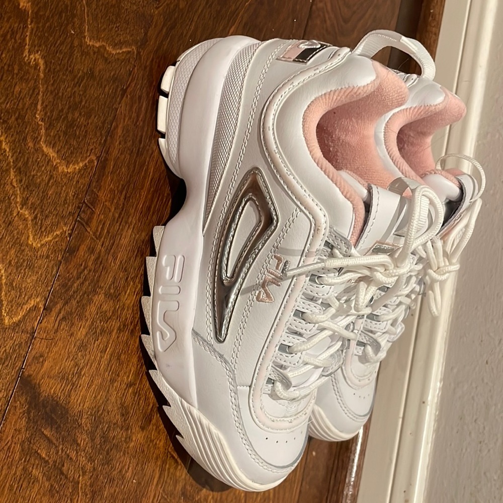 Fila white and pink disruptor 2 size 4.5